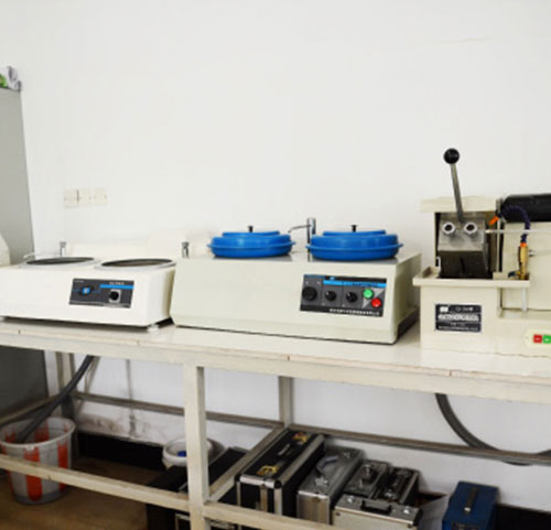 金相試樣磨拋機(jī)和切割機(jī)